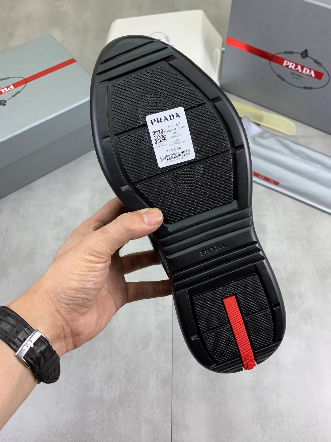 Men's men's shoes P560💰 [Real Price] Popular models are on the official website, 🆘 Trendy brand (Prada) mainly promotes popular models, avant-garde and versatile fashionable men's shoes private version mold opening, cowhide surface splicing 1:1.. Stylish and simple, original imported cowhide lining cowhide feet; the atmosphere and personality are more fashionable, eye-catching and pursuing class. It will subvert the old ideas and be a must-have for fashionistas who want to spend time with you! Must keep it! Tall and comfortable, large and low, high-end quality workmanship. Code number: 38-45 2️⃣optional.